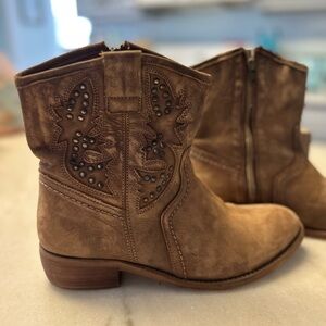 Taos Brown women’s boots